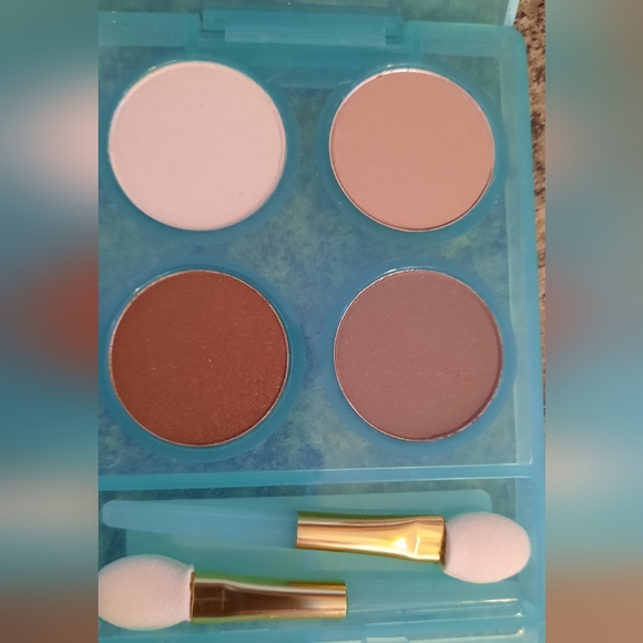 NEW Estee Lauder Eye Shadow QUAD wet/dry formula (03 from Fresco & 08 Dusk) - Picture 2 of 4